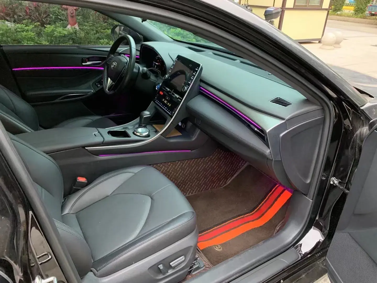 2019 TOYOTA AVALON thumbnail 4