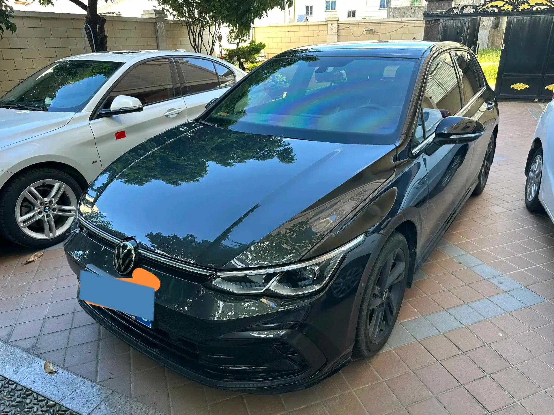 2023 VOLKSWAGEN GOLF view 1