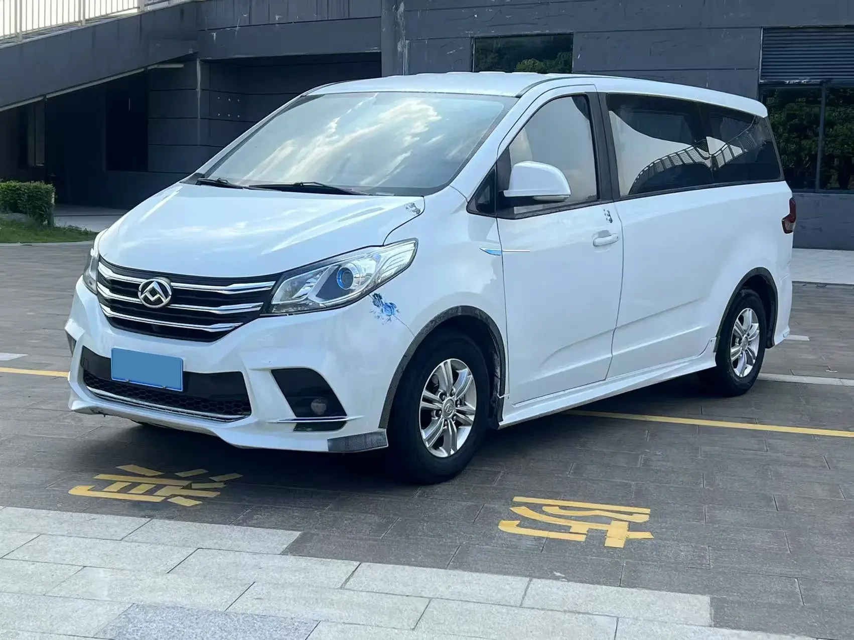 2021 MAXUS G10 view 1