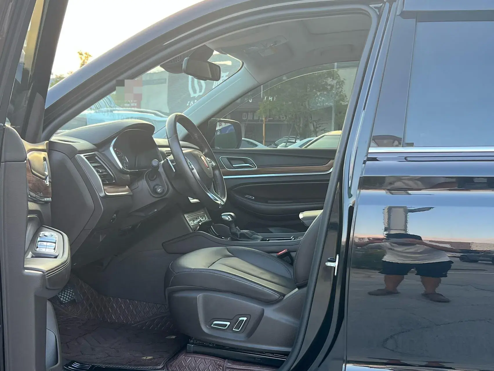 2018 ROEWE RX8 thumbnail 3