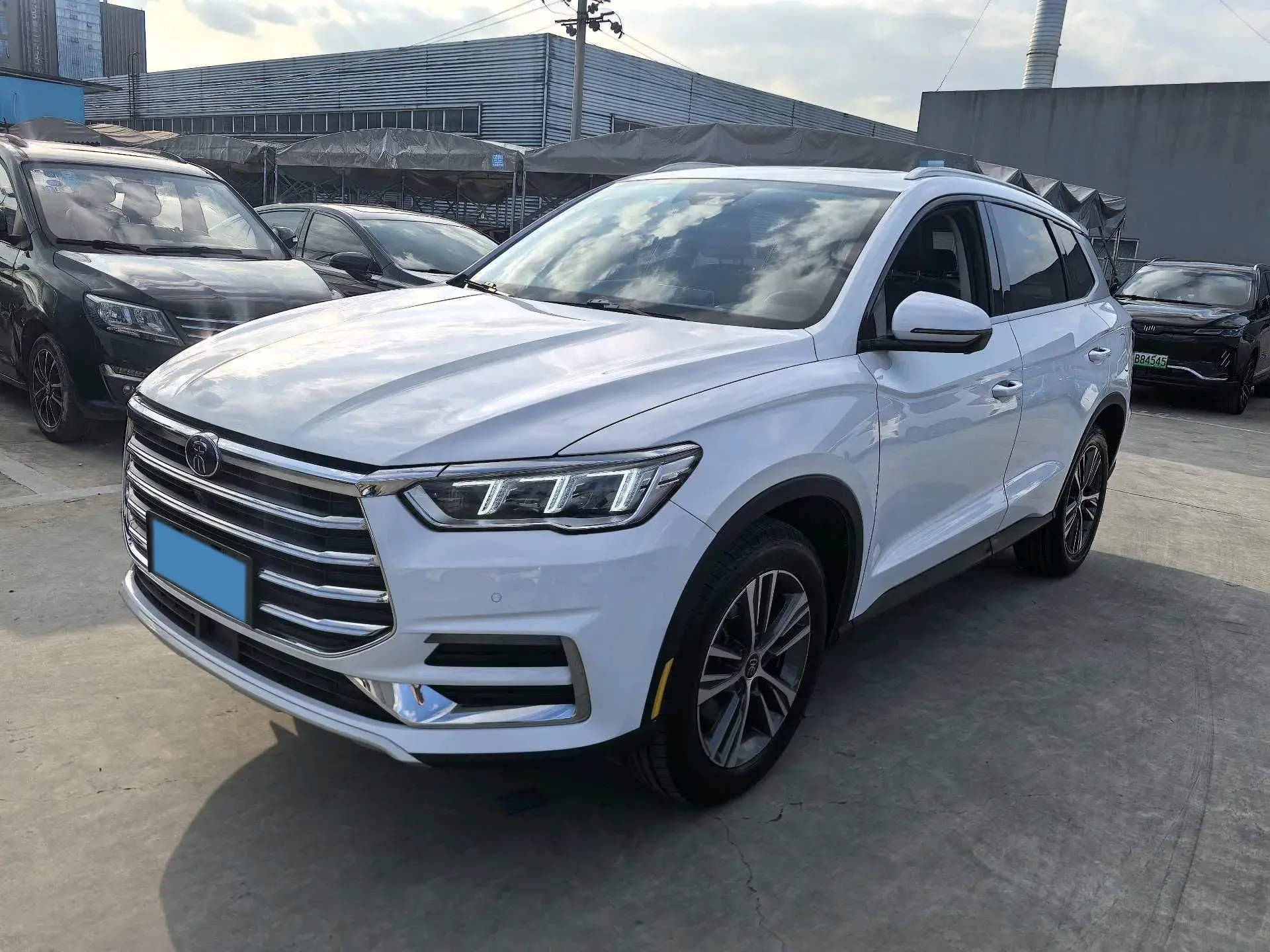 2019 BYD SONG view 1