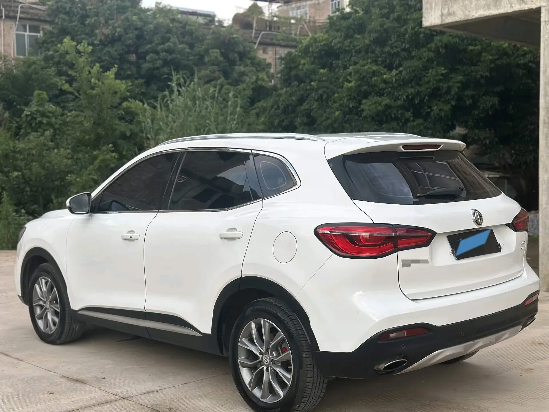 2018 MG HS thumbnail 4