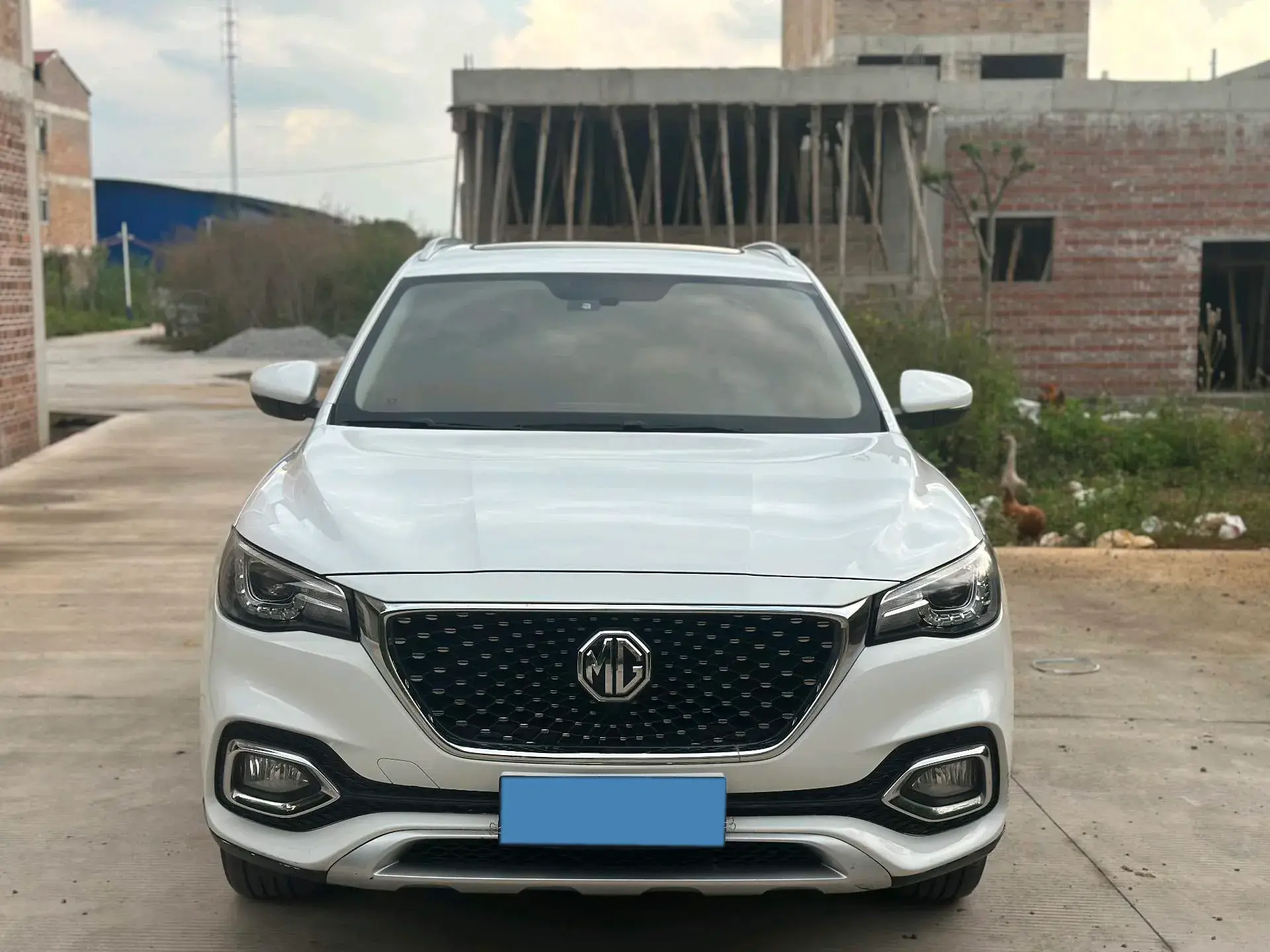 2018 MG HS thumbnail 3