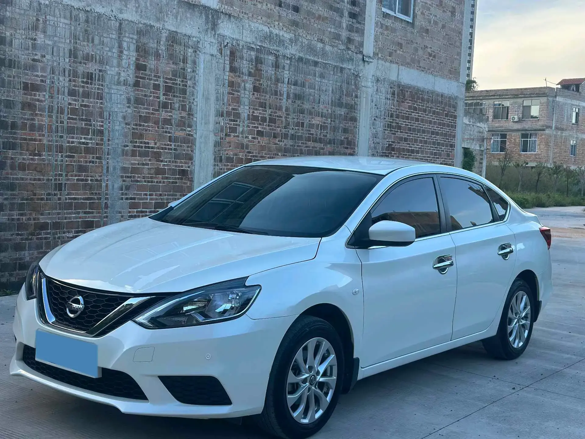 2019 NISSAN SYLPHY view 1
