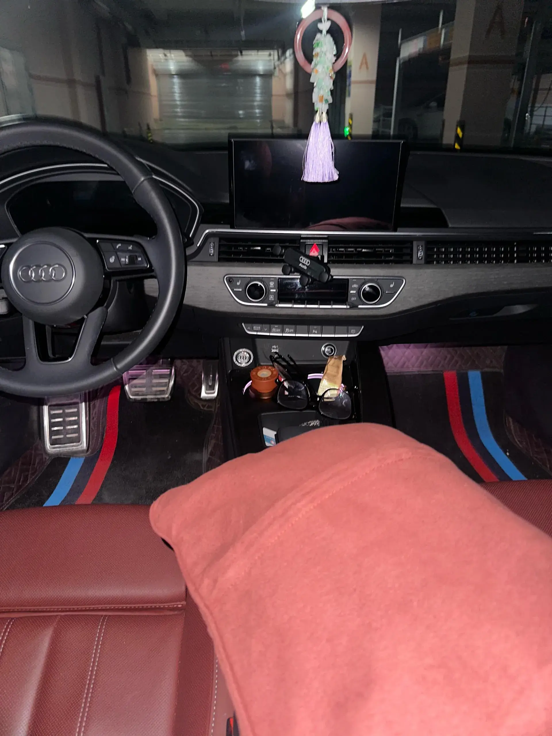 2023 AUDI A4L thumbnail 4