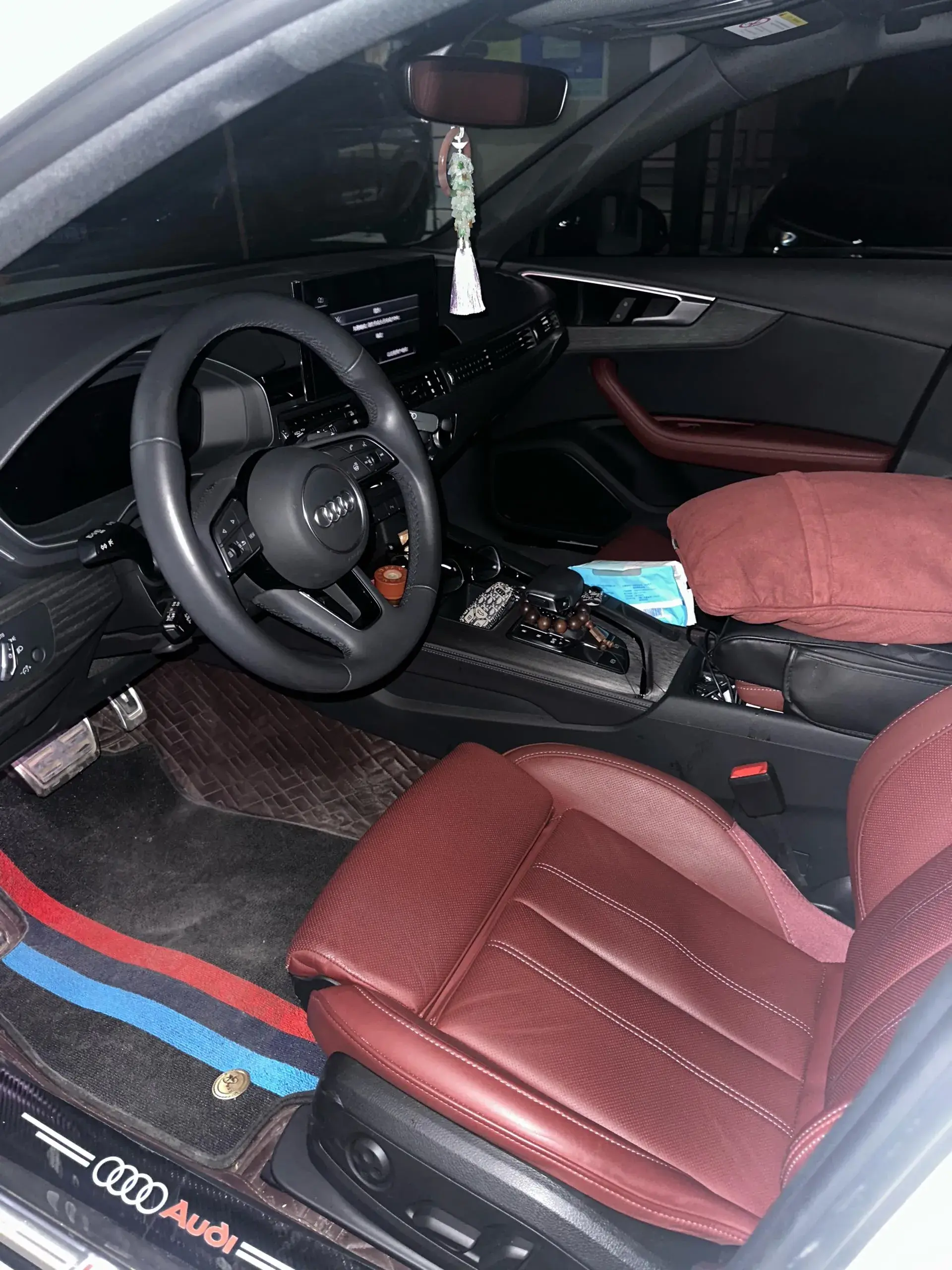 2023 AUDI A4L thumbnail 2