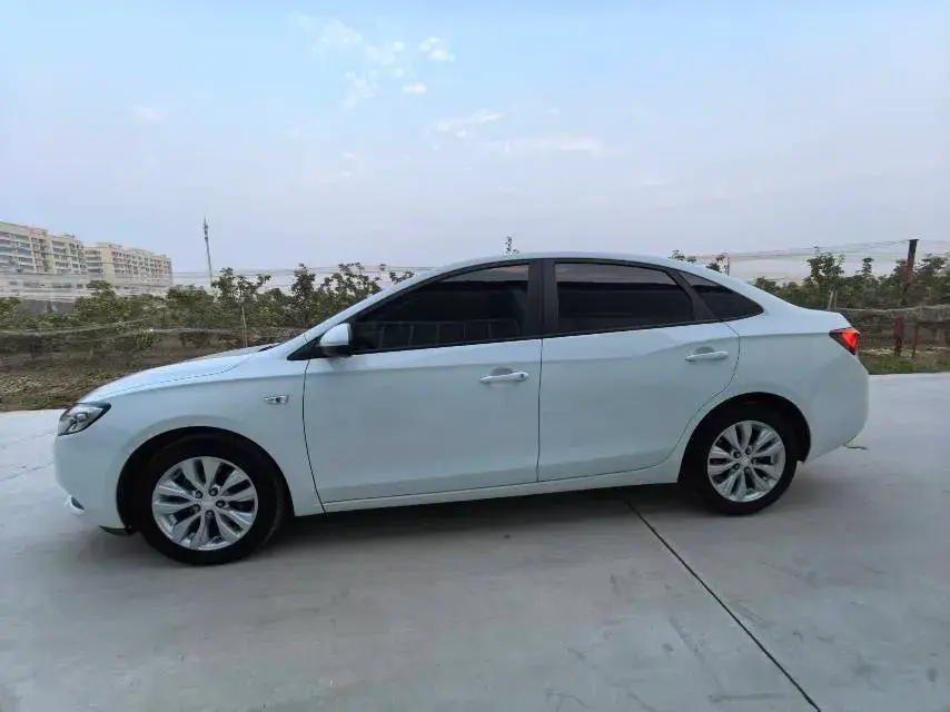 2021 BUICK EXCELLE thumbnail 4