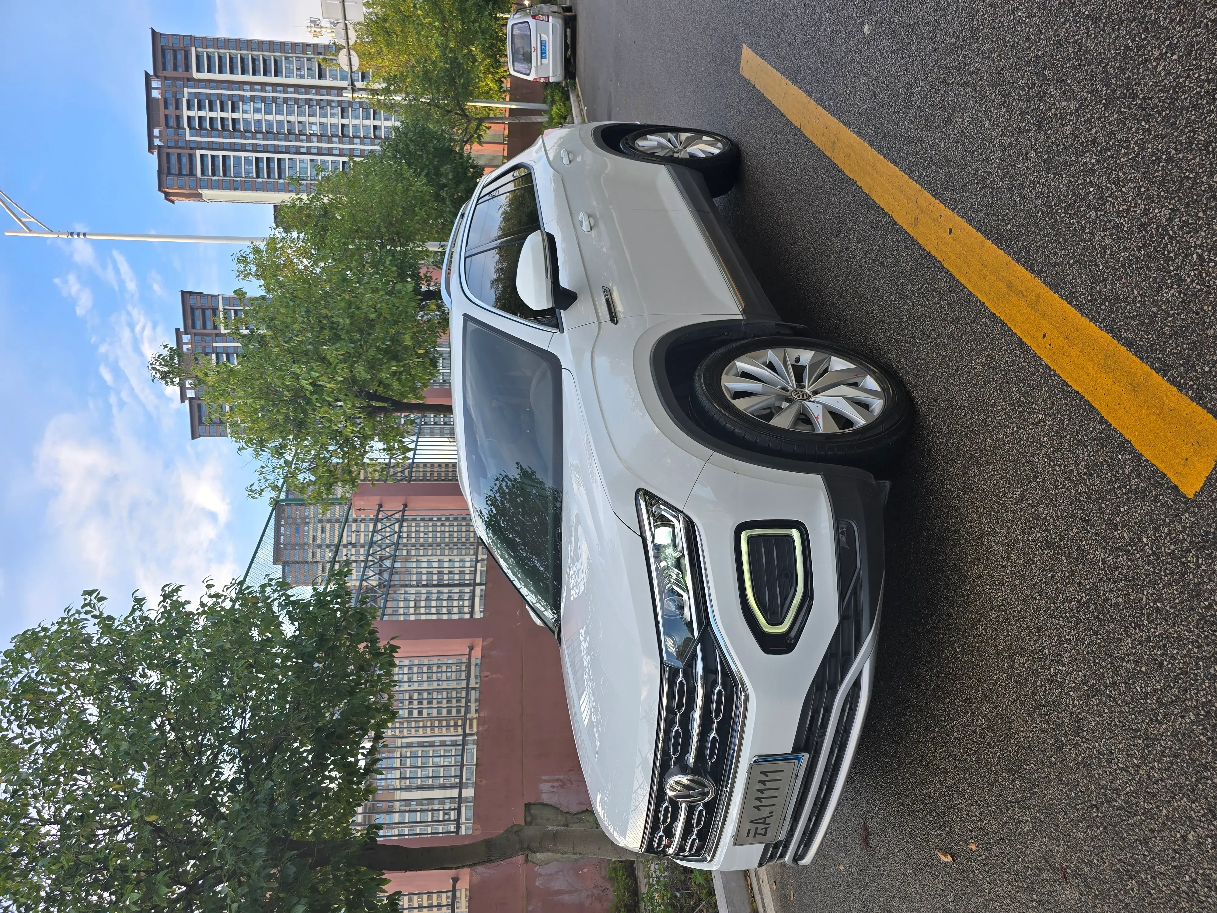 2020 VOLKSWAGEN TAYRON view 1