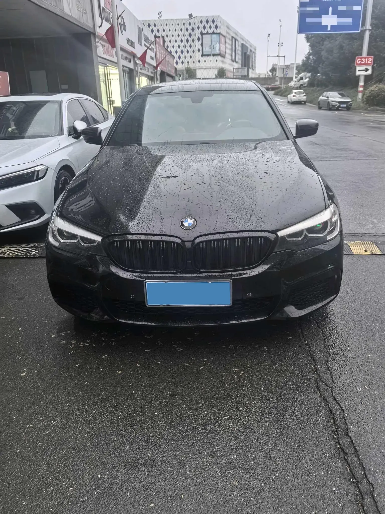 2020 BMW 5 thumbnail 2