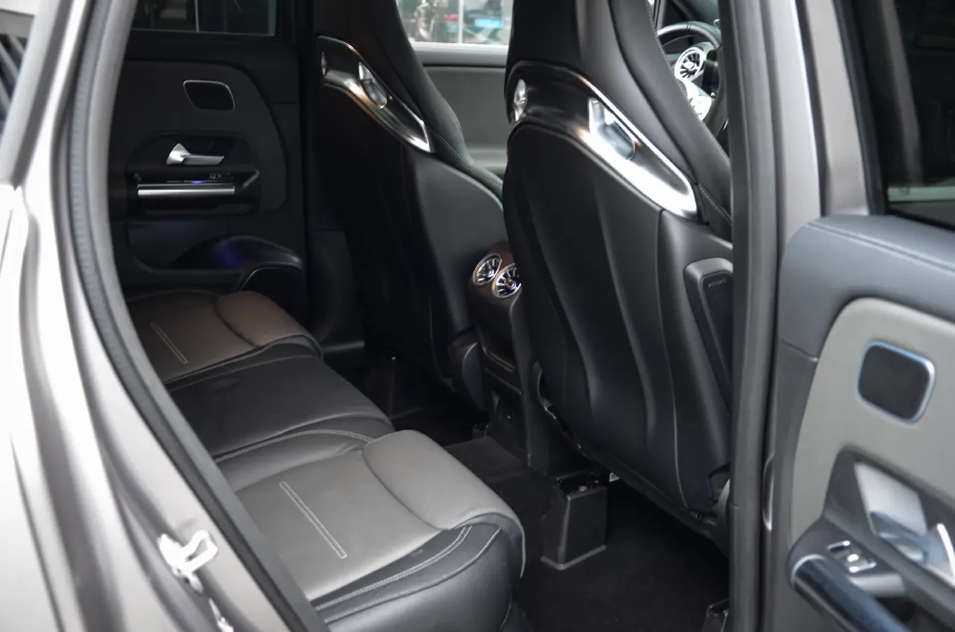 2021 Mercedes-Benz GLA AMG 2.0T 388HP L4 8DCT,autocango,china used car exporter,china ev exporter,chinese used car exporter,chinese used ev exporter