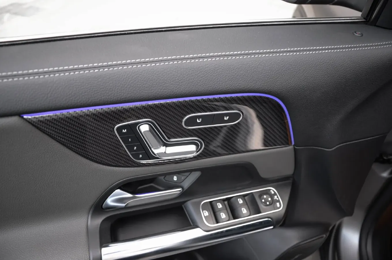 2021 Mercedes-Benz GLA AMG 2.0T 388HP L4 8DCT,autocango,china used car exporter,china ev exporter,chinese used car exporter,chinese used ev exporter