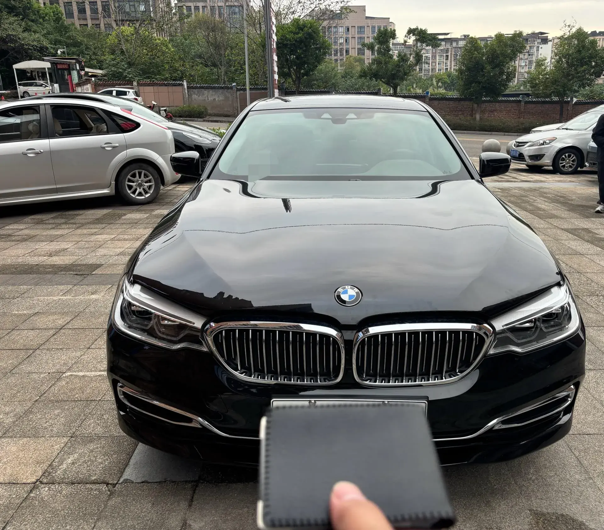 2020 BMW 5 thumbnail 2