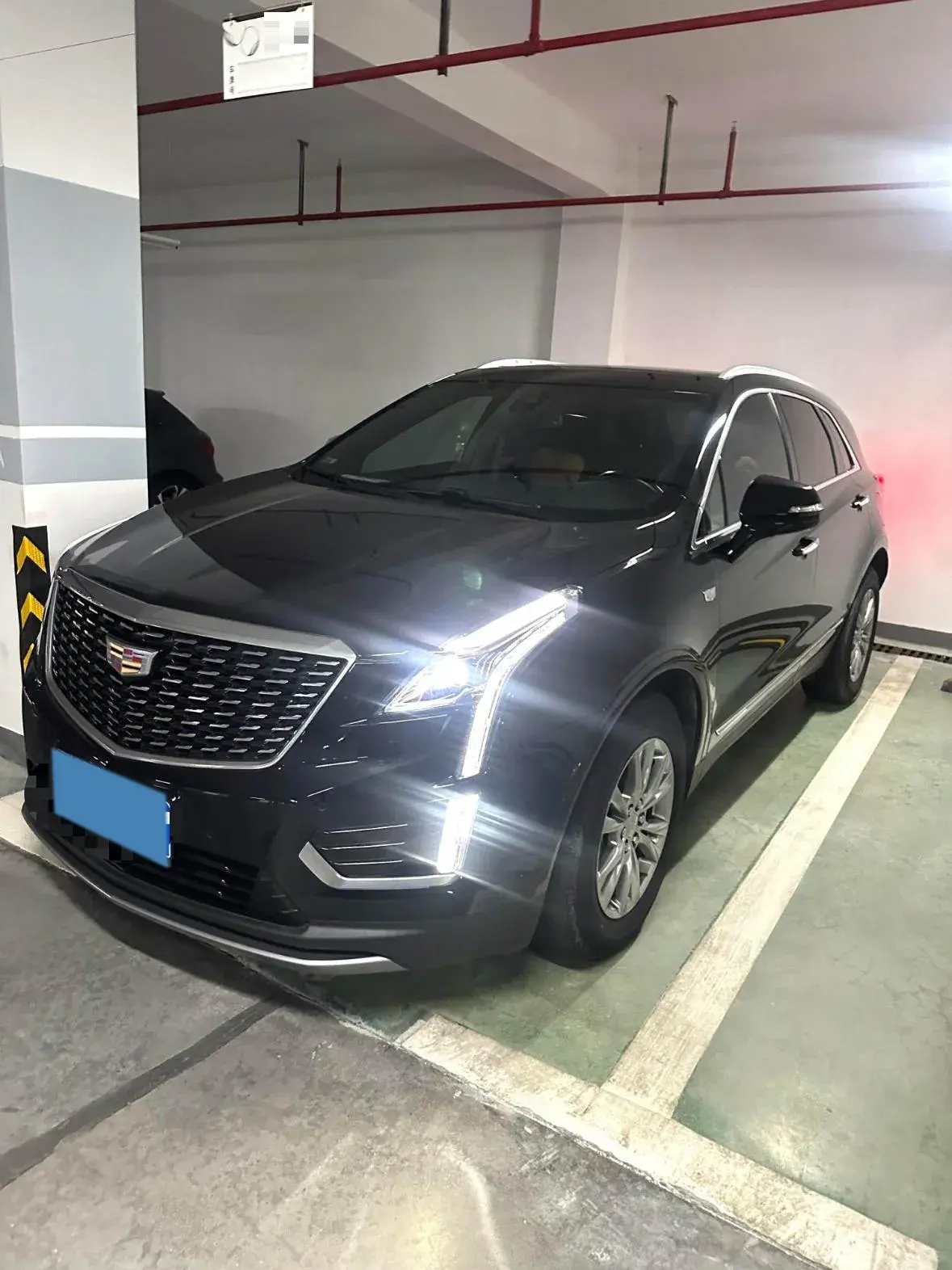 2022 CADILLAC XT5 view 1