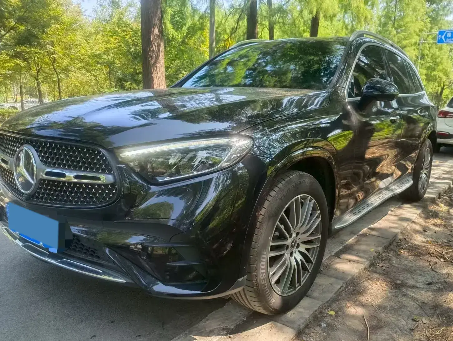 2023 MERCEDES-BENZ GLC view 1