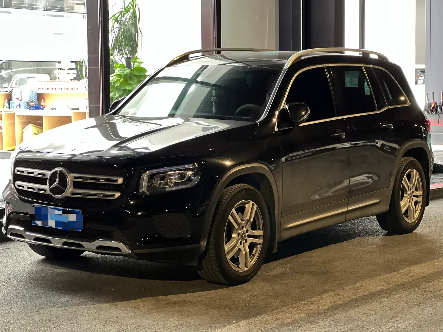 2023 MERCEDES-BENZ GLB view 1