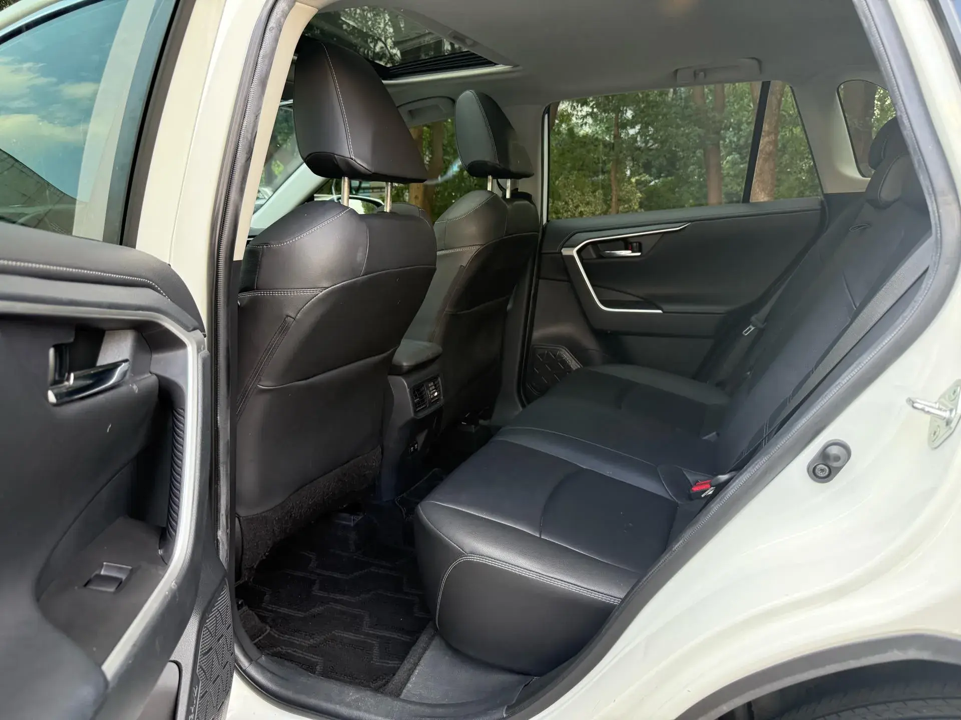 2020 TOYOTA RAV4 thumbnail 3