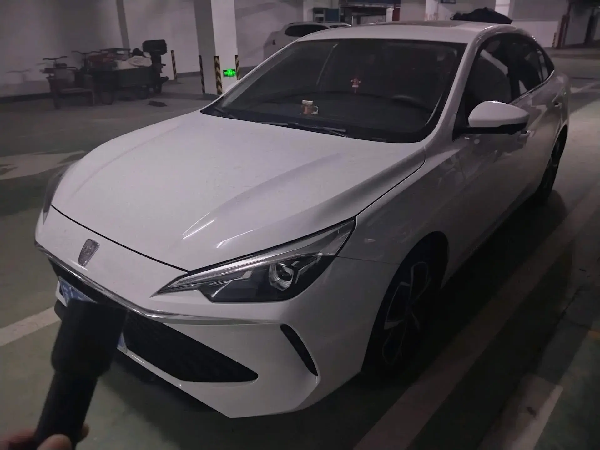 2023 ROEWE I5 view 1