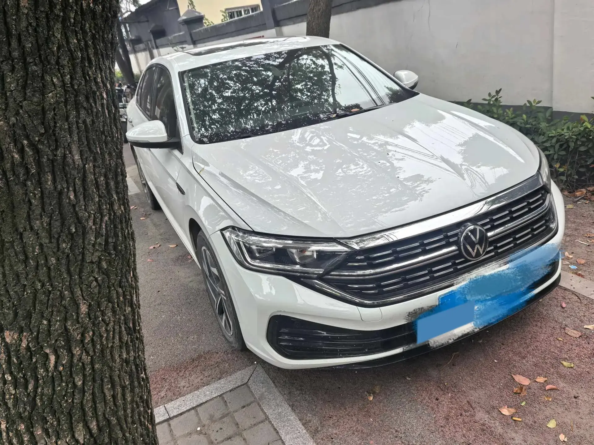 2023 VOLKSWAGEN SAGITAR thumbnail 3