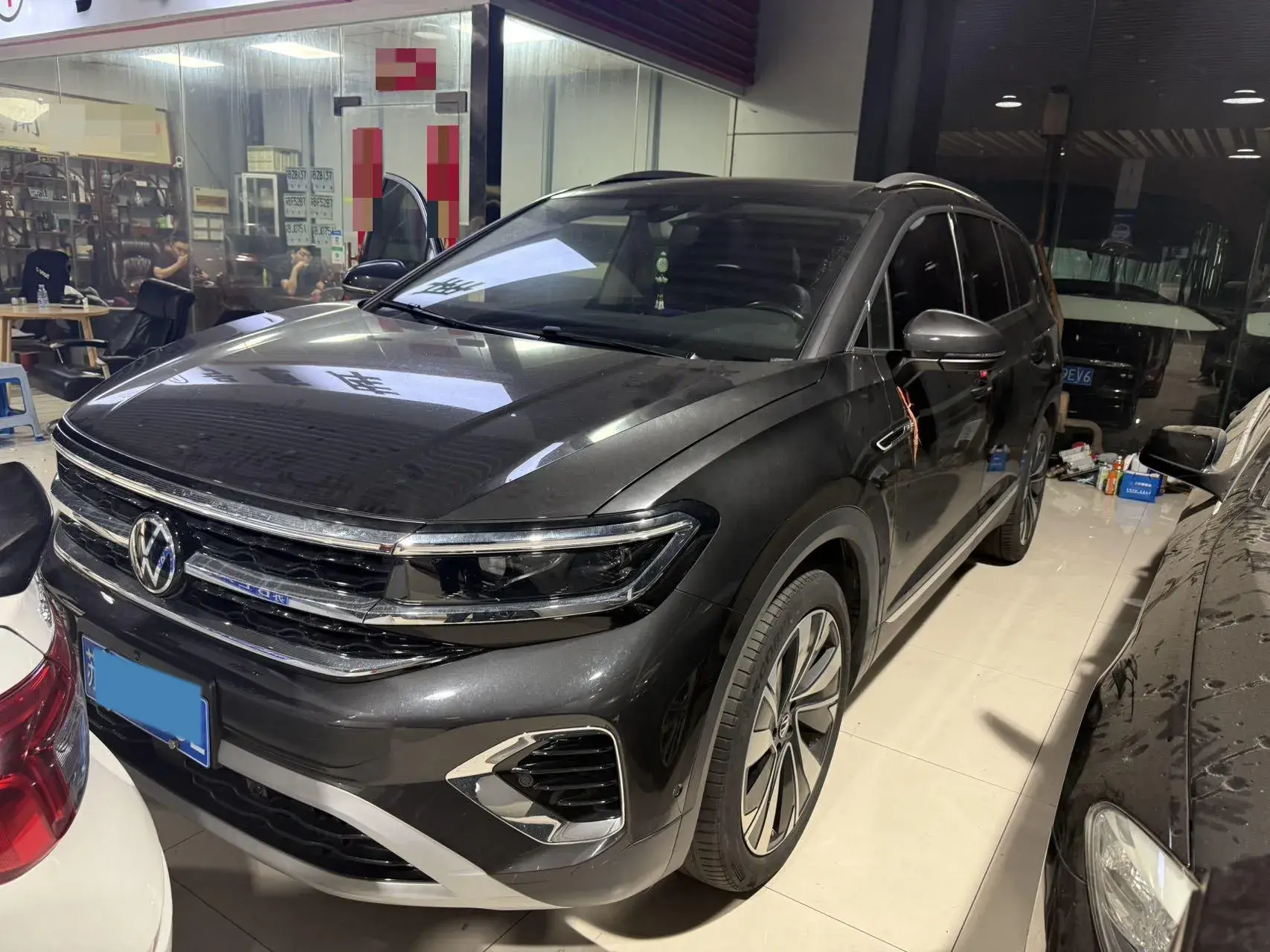 2022 VOLKSWAGEN TALAGON view 1