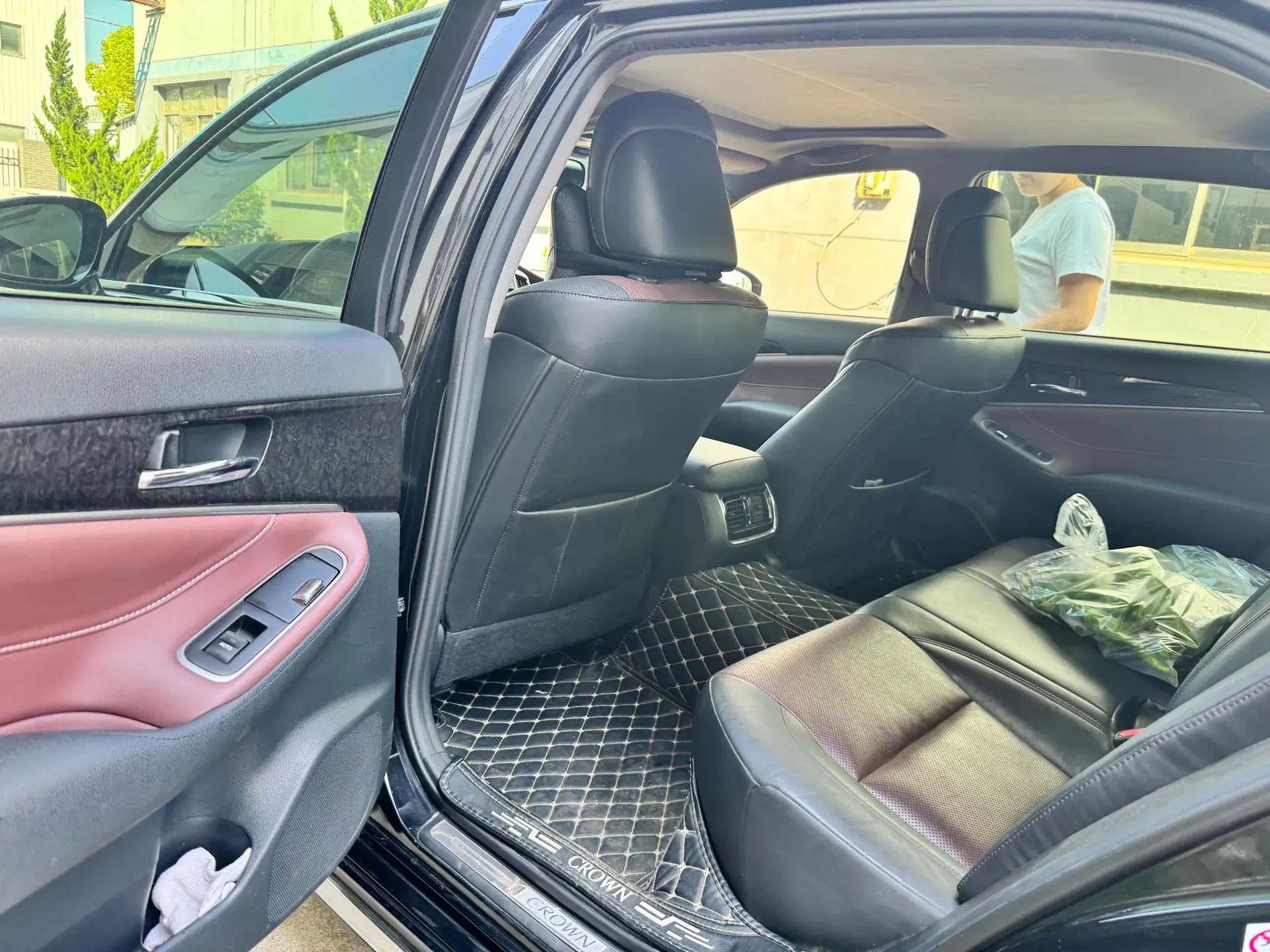 2018 TOYOTA CROWN thumbnail 3