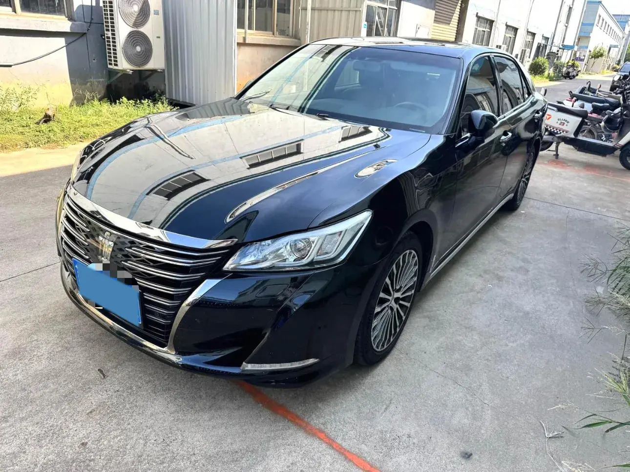 2018 TOYOTA CROWN view 1