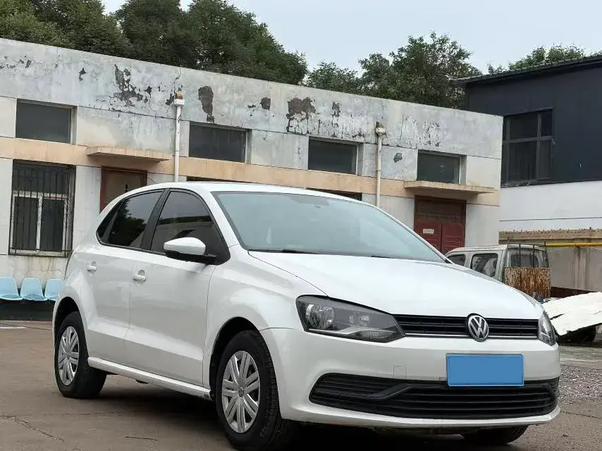 2016 VOLKSWAGEN POLO thumbnail 2