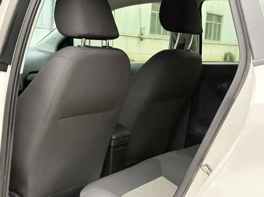 2016 VOLKSWAGEN POLO thumbnail 4