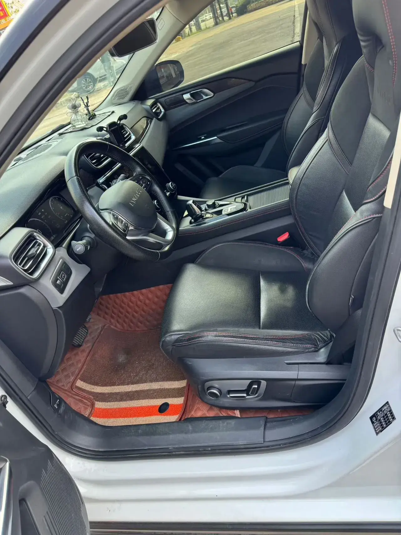 2018 LYNK&CO 02 thumbnail 3