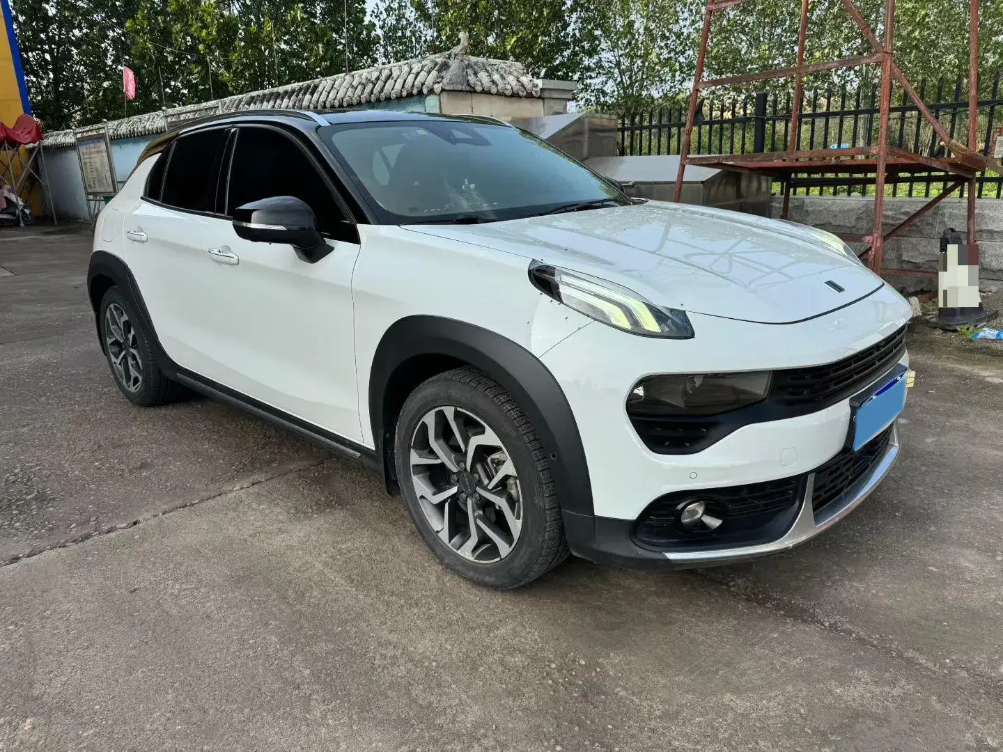 2018 LYNK&CO 02 thumbnail 2