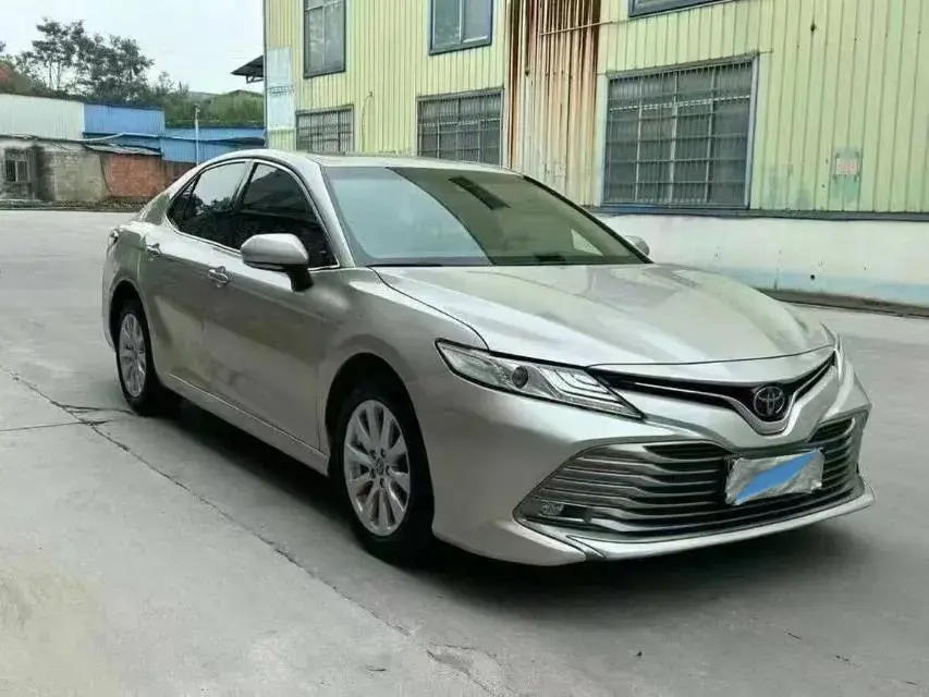 2019 TOYOTA CAMRY thumbnail 2