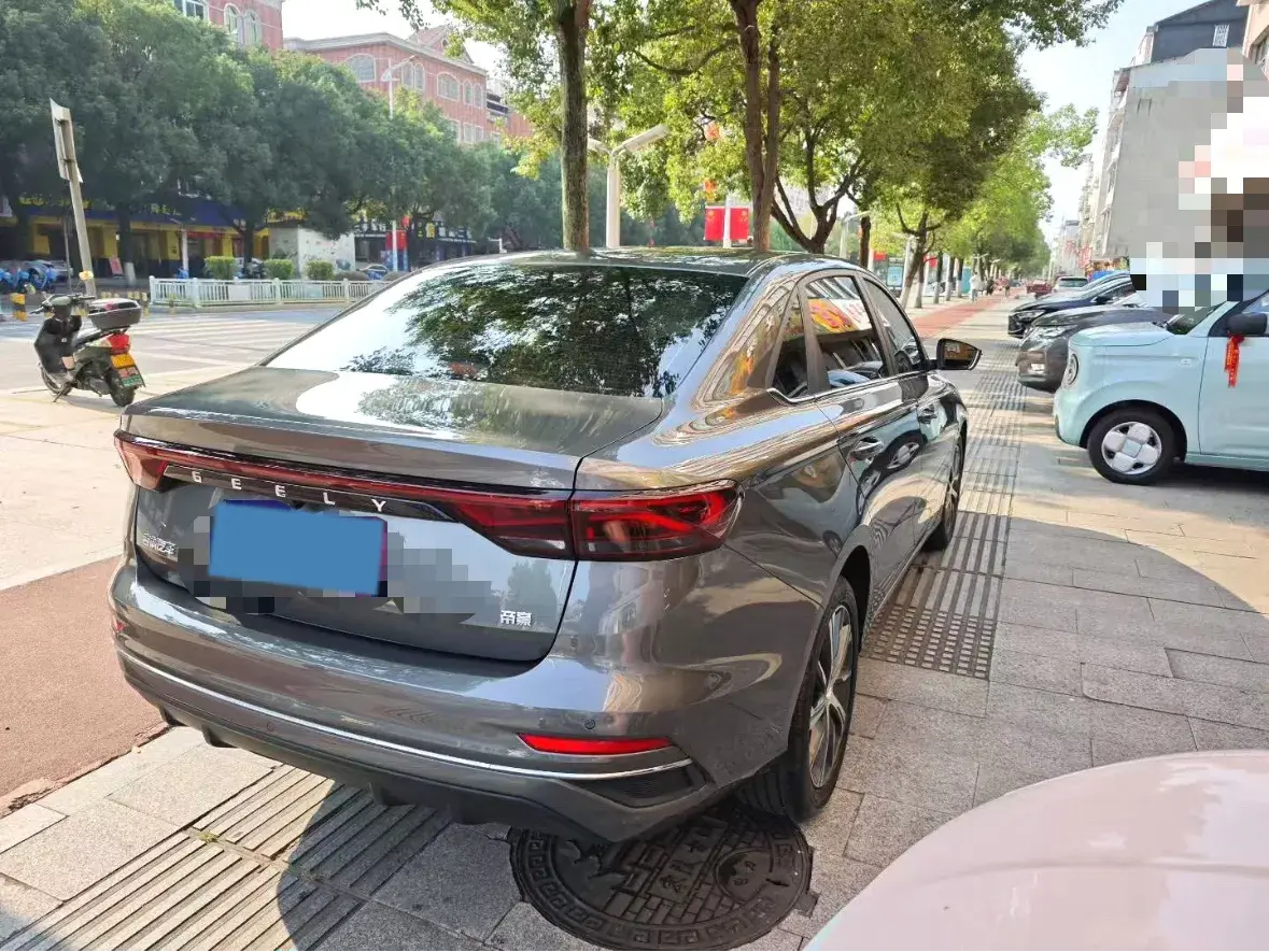 2023 GEELY EMGRAND thumbnail 3