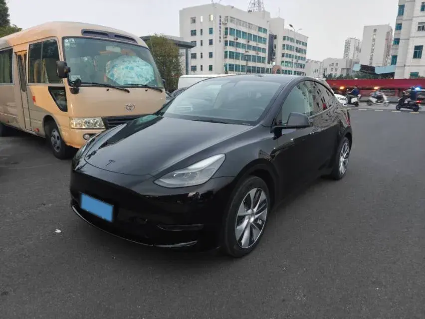 2021 TESLA MODEL view 1