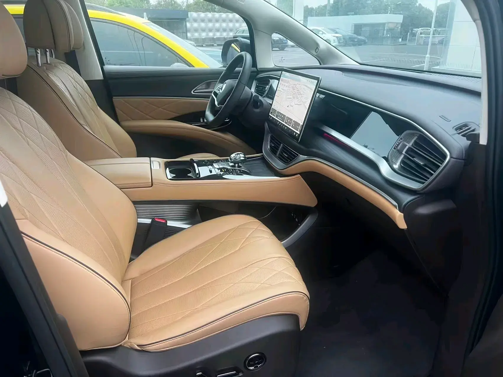 2024 DENZA D9 thumbnail 3