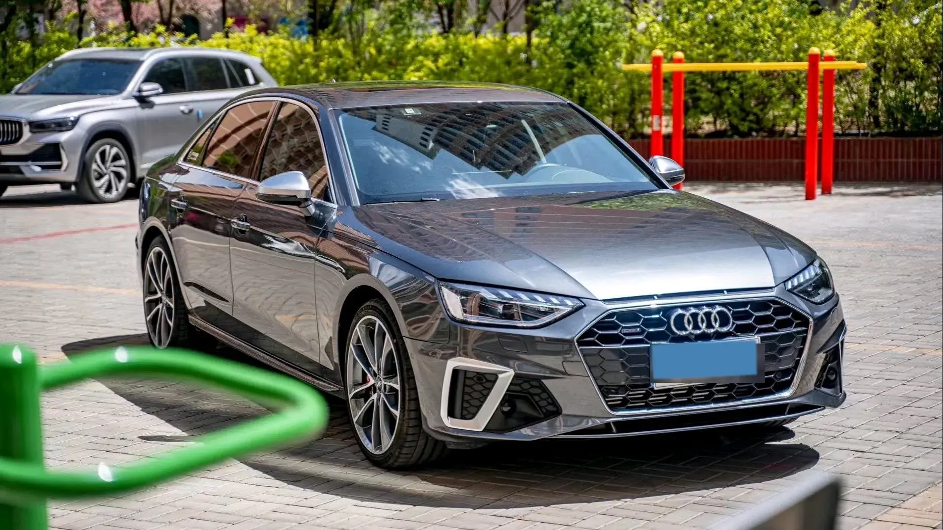 2020 AUDI A4L thumbnail 2
