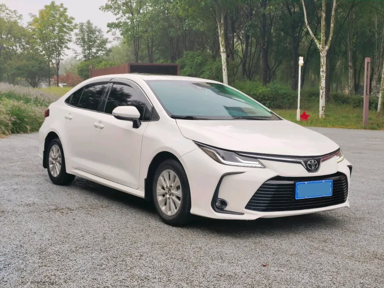 2021 TOYOTA COROLLA thumbnail 3