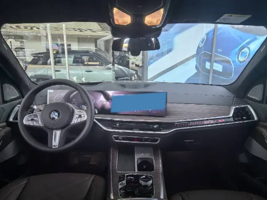 2025 BMW IX1 thumbnail 4