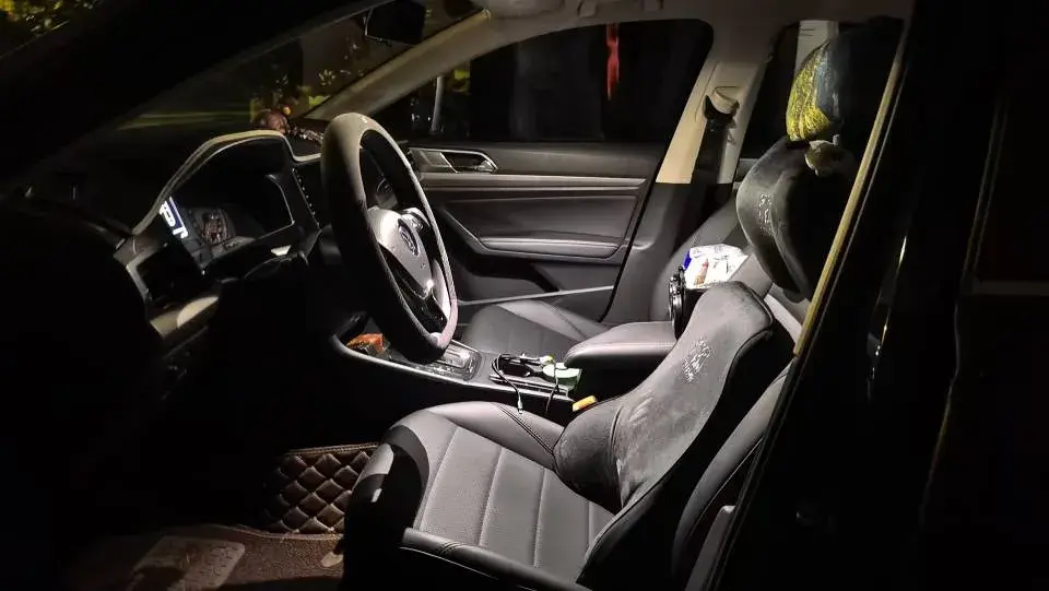 2018 VOLKSWAGEN LAVIDA thumbnail 4