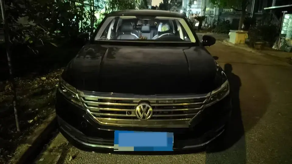 2018 VOLKSWAGEN LAVIDA thumbnail 2