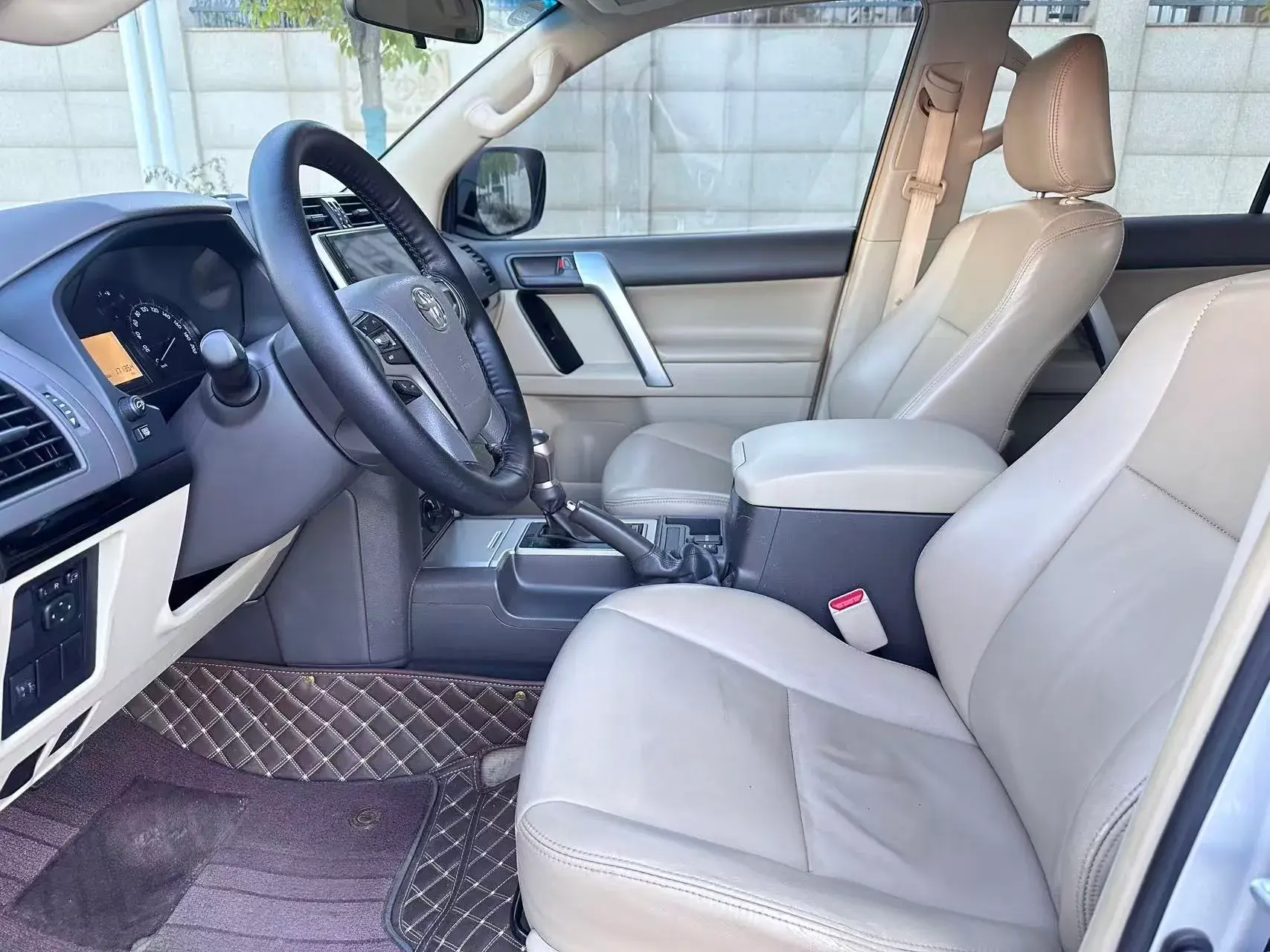 2019 TOYOTA LAND thumbnail 4