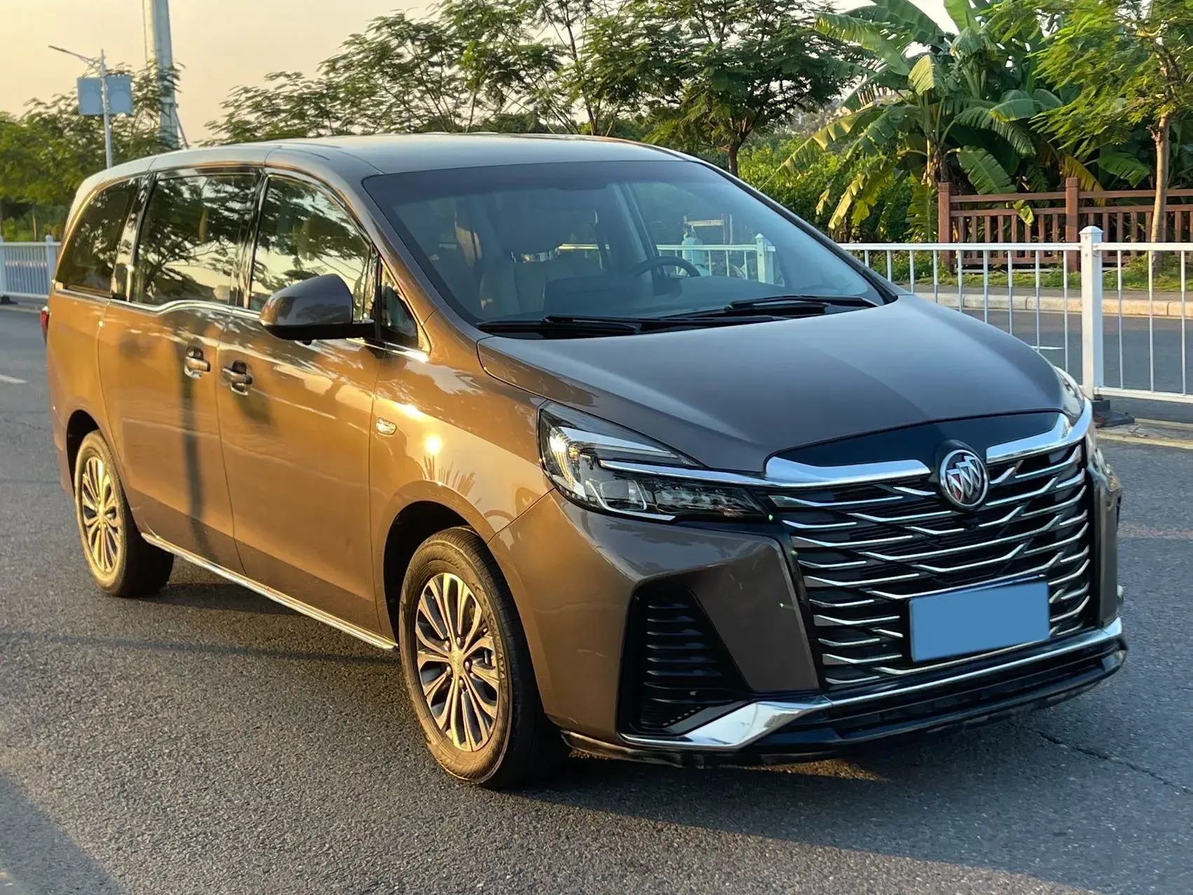 2023 BUICK GL8 thumbnail 3