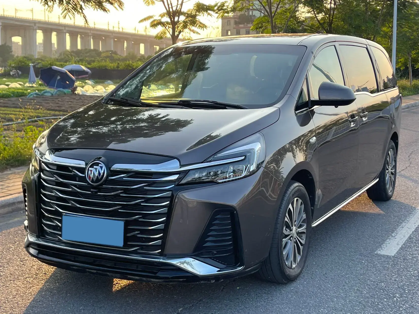 2023 BUICK GL8 view 1