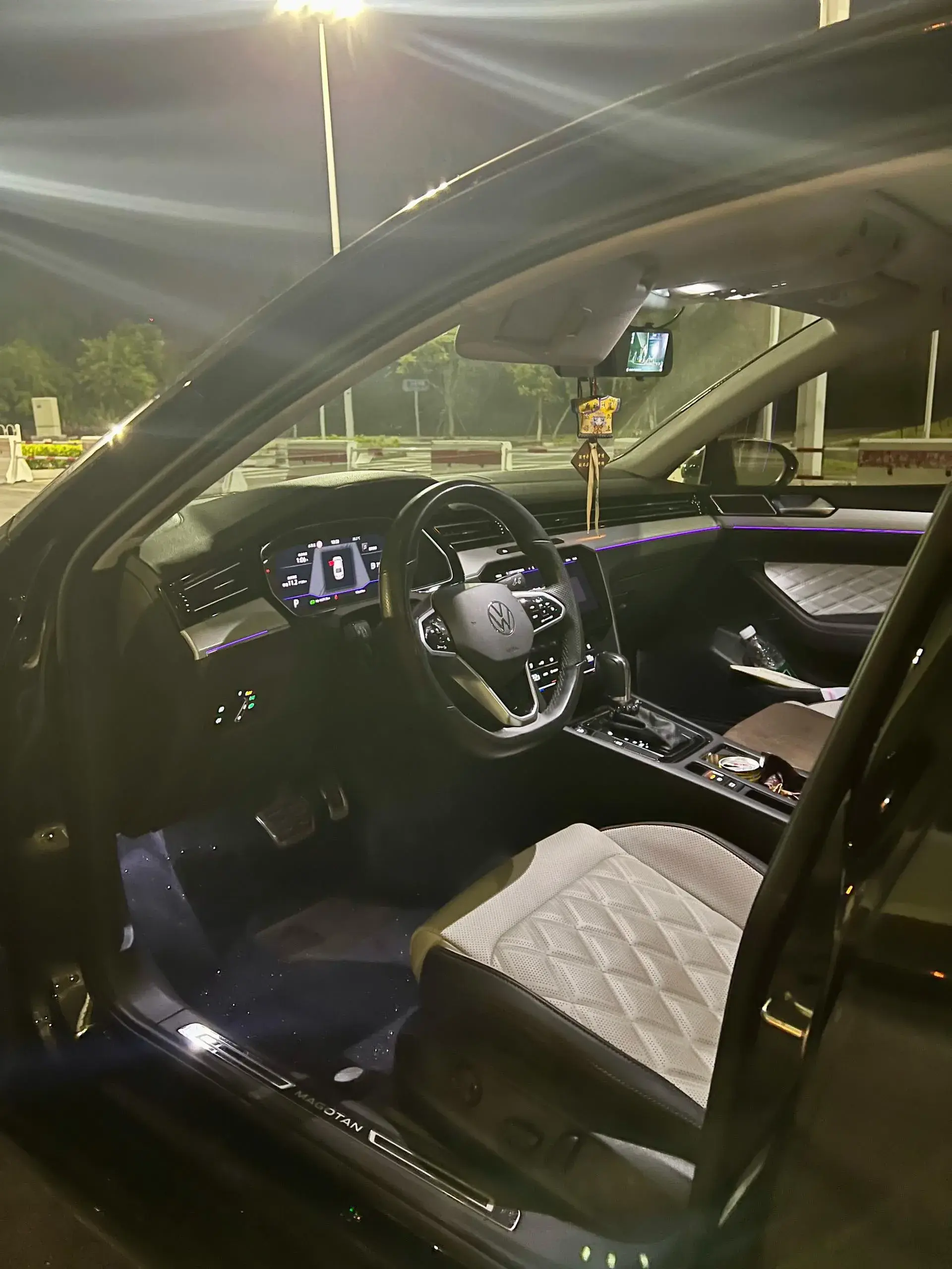 2023 VOLKSWAGEN MAGOTAN thumbnail 4