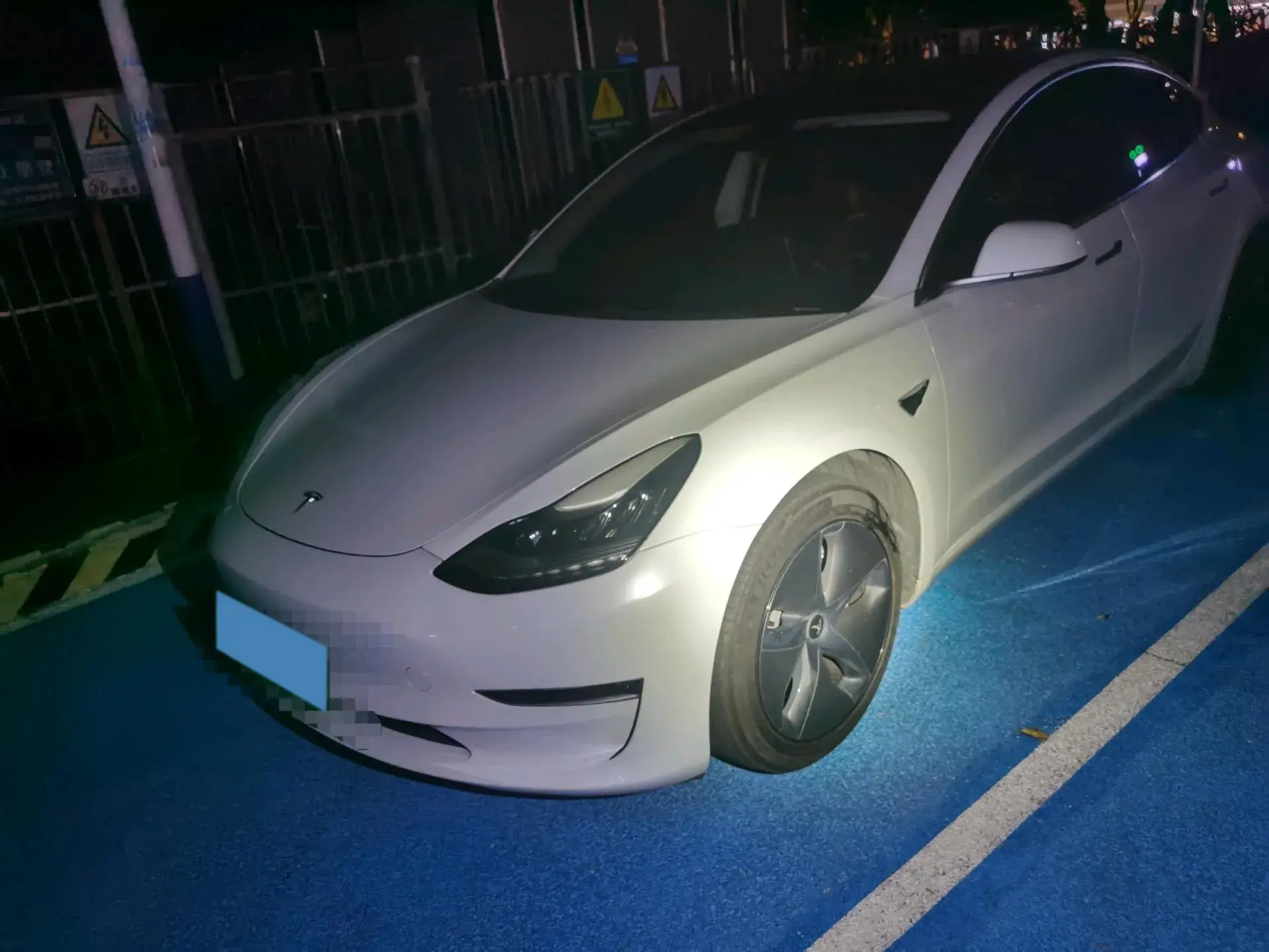 2020 TESLA MODEL view 1