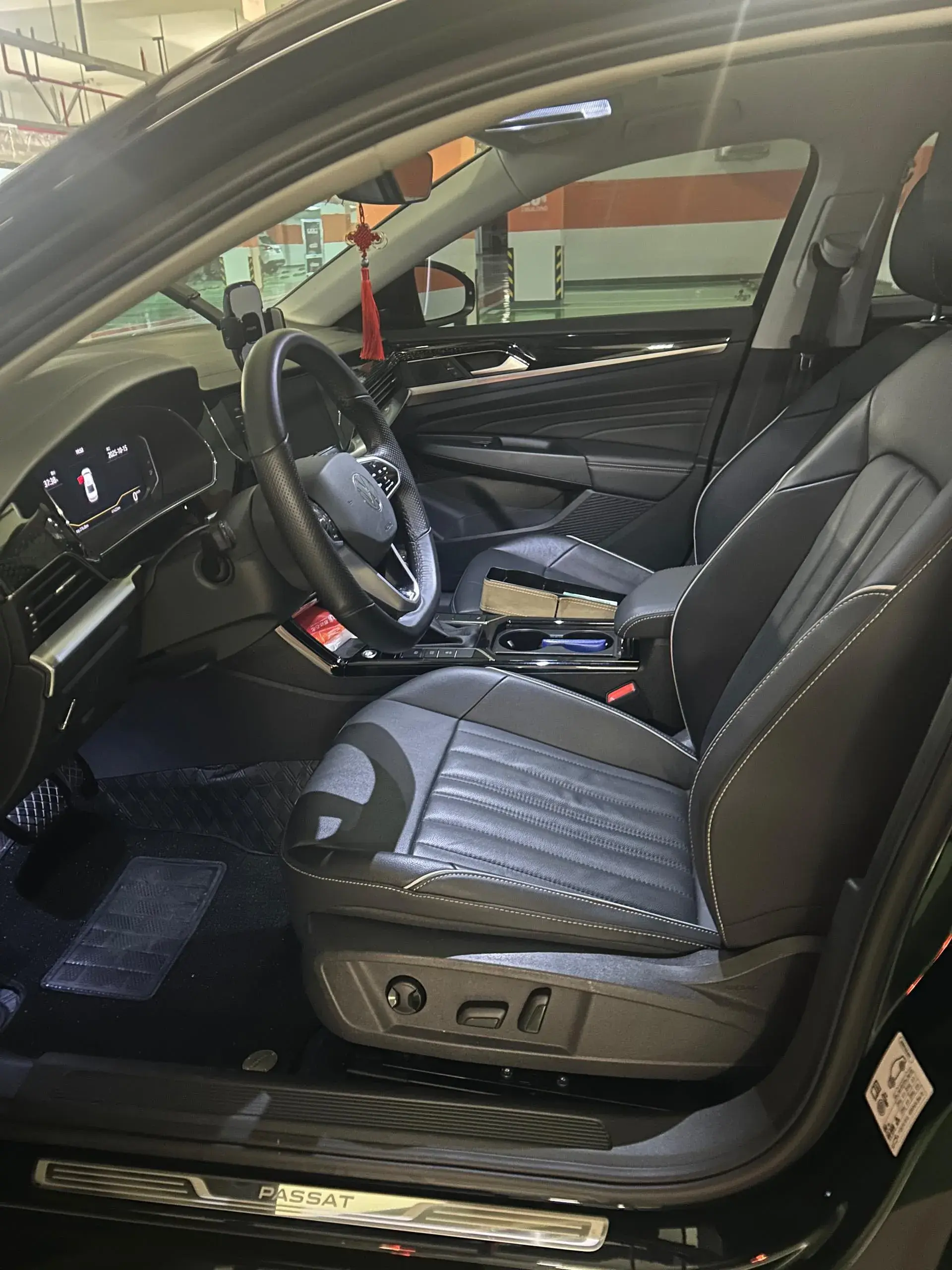 2023 VOLKSWAGEN PASSAT thumbnail 4