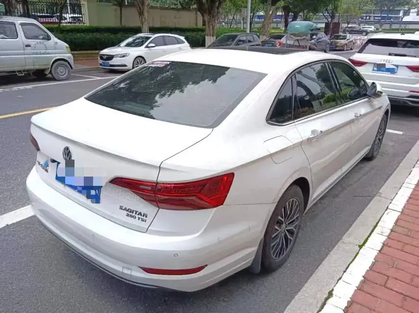 2019 VOLKSWAGEN SAGITAR thumbnail 2