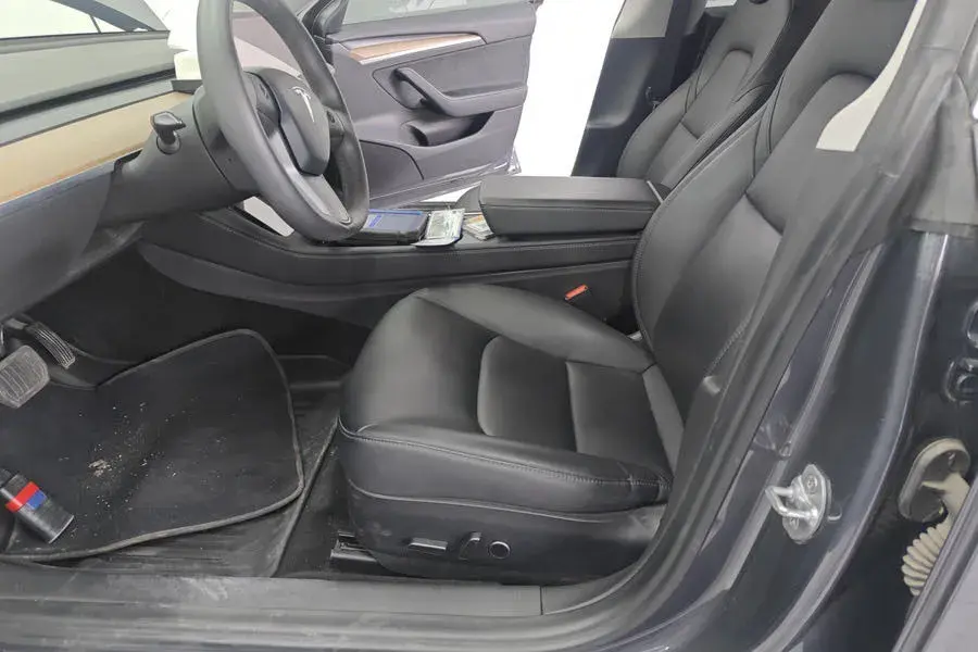 2021 TESLA MODEL thumbnail 3