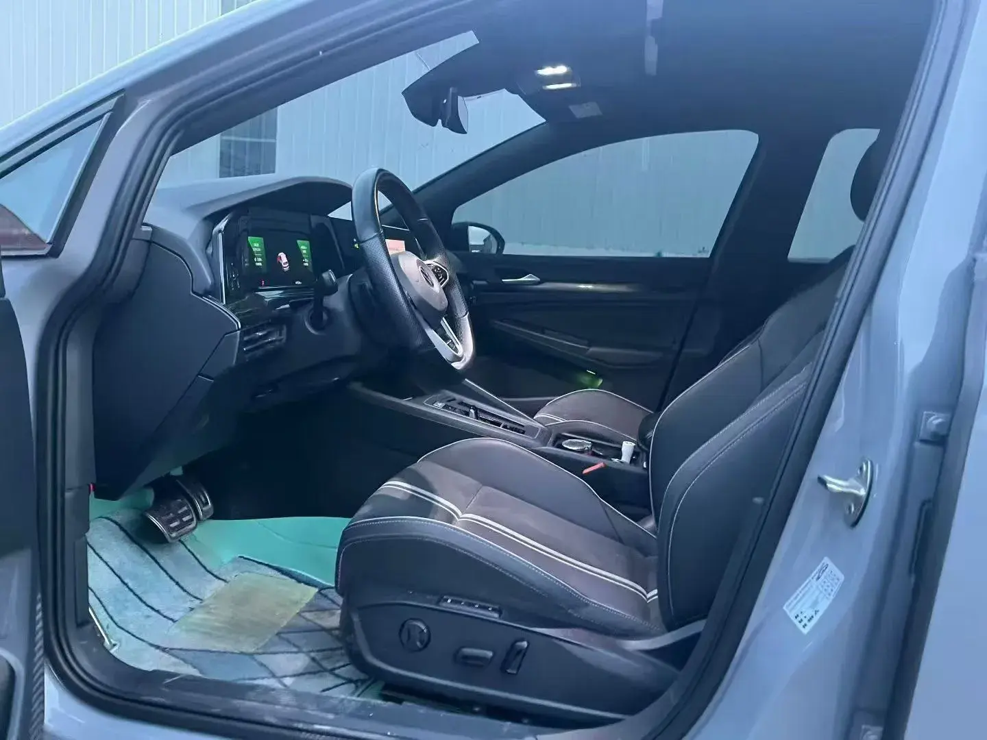 2021 VOLKSWAGEN GOLF thumbnail 2