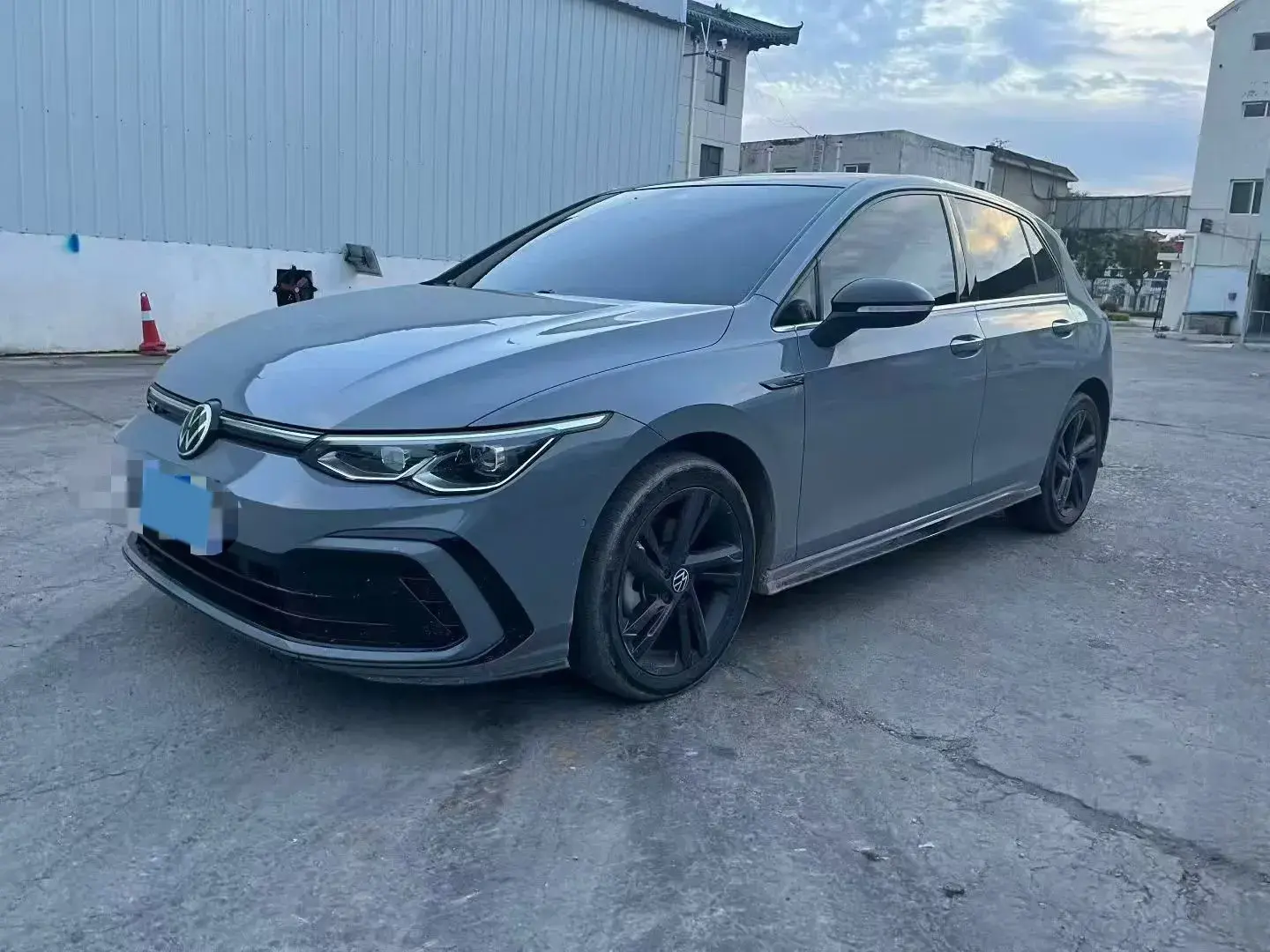 2021 VOLKSWAGEN GOLF view 1