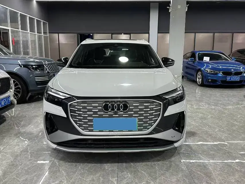 2023 AUDI Q4 thumbnail 2