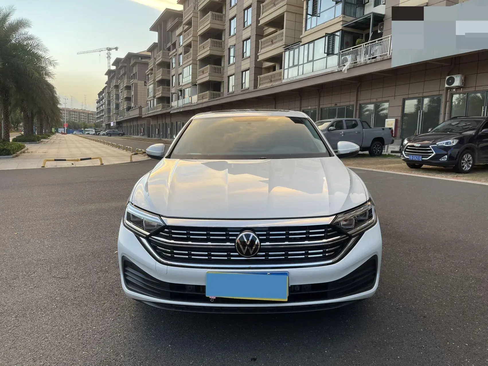 2025 VOLKSWAGEN SAGITAR thumbnail 3